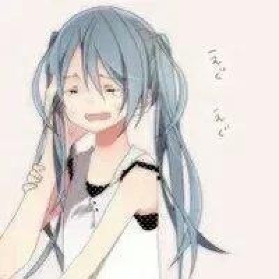 男子云南泼水节洗头被群攻